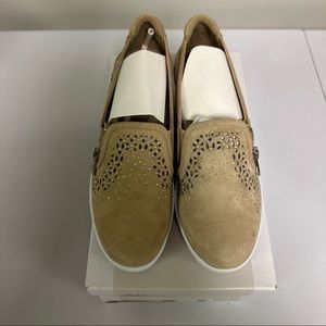 AK SPORT Bois  Athletic Sneakers Womens sz 9 Beige Tan Wedge Slip On Comfort